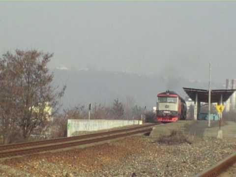 749 008 na čele os 9057 - Praha Modřany rozjezd - 13.3.2011.