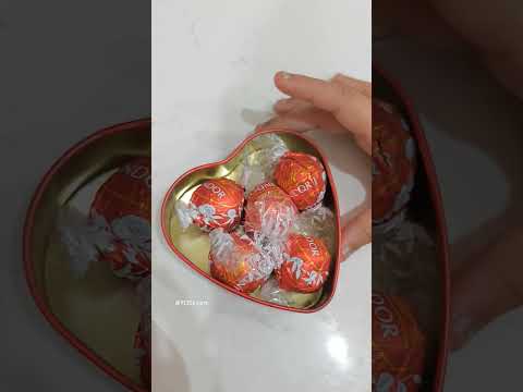 Lindt Lindor Heart Chocolate Box 🍫