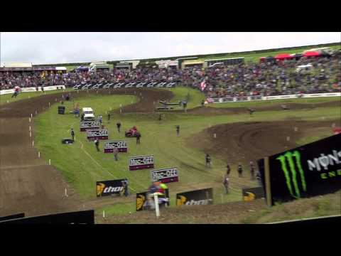 Valentin Guillod vs Pauls Jonass MXGP of Great Britain 2015 - motocross