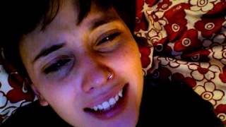 acostada a media calle - gloria trevi