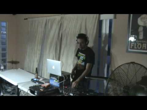 bdr222 playing Dash Berlin with Cerf Mitiska & Jaren - Man on the Run