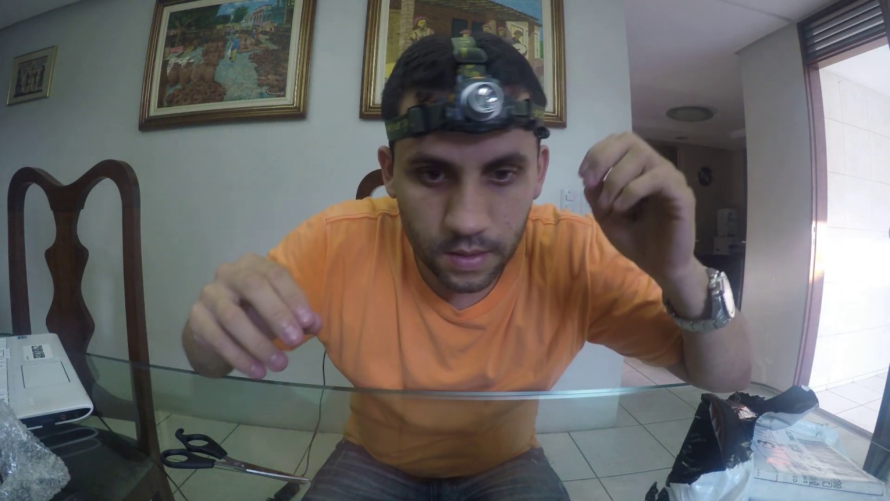 Lanterna de Cabeça Recarregável Com Sensor de Movimento.