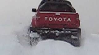 preview picture of video 'toyota hilux off road'
