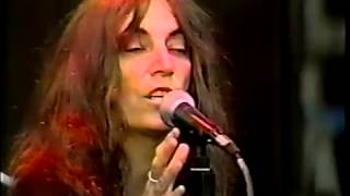 Patti Smith - Heart Shaped Box (Nirvana Cover) Live Seattle 2000