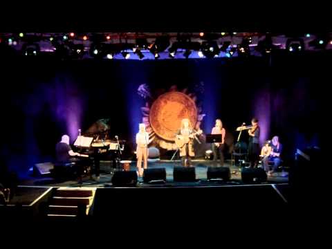 Bridget St John and the National Jazz Trio of Scotland - Ask Me No Questions