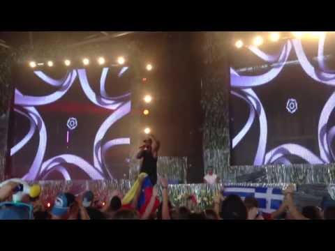 Glowinthedark - Ain't A Party | Massive sitdown @ Tomorrowland 2013