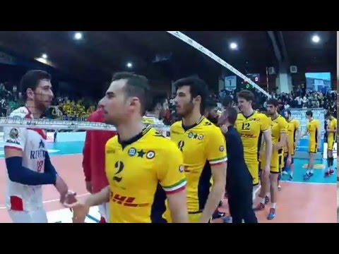 Ultimo punto DHL Modena - Milano e dopo tutti a festeggiare Onwelo che ha esordito con punto!