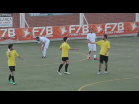 Resumen. Dínamo de Triana F7  0 - 9 Los Lobos. Segunda. Clausura