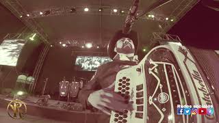 DEBAJO DE AQUEL ARBOL RELAMPAGUITOS