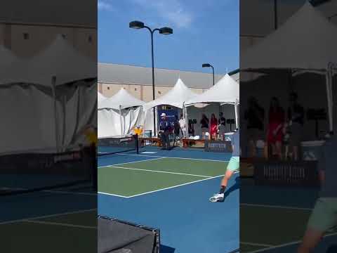 Anna Leigh shows Ben Johns how to finish a point 😂 👏 🐐