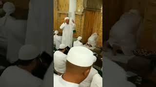 Download lagu Apakah Habib Umar bin hafidz yang sholat?? #shorts #short #habibumarbinhafidz #trendingshorts #viral mp3