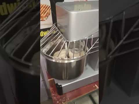 Spiral pizza dough mixer