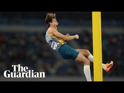 Armand Duplantis breaks pole vault world record for eighth time