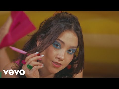 Vanne Amador - Me Importa Una Fresa (Video Oficial)