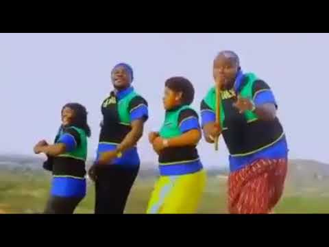 Rose Muhando ,Bony mwaitege ,Upendo Nkone na waimbaji wengine wakimwimbia Mwigul