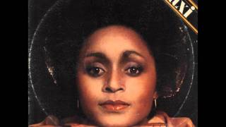 Maxi - Dancin' To Keep From Cryin'