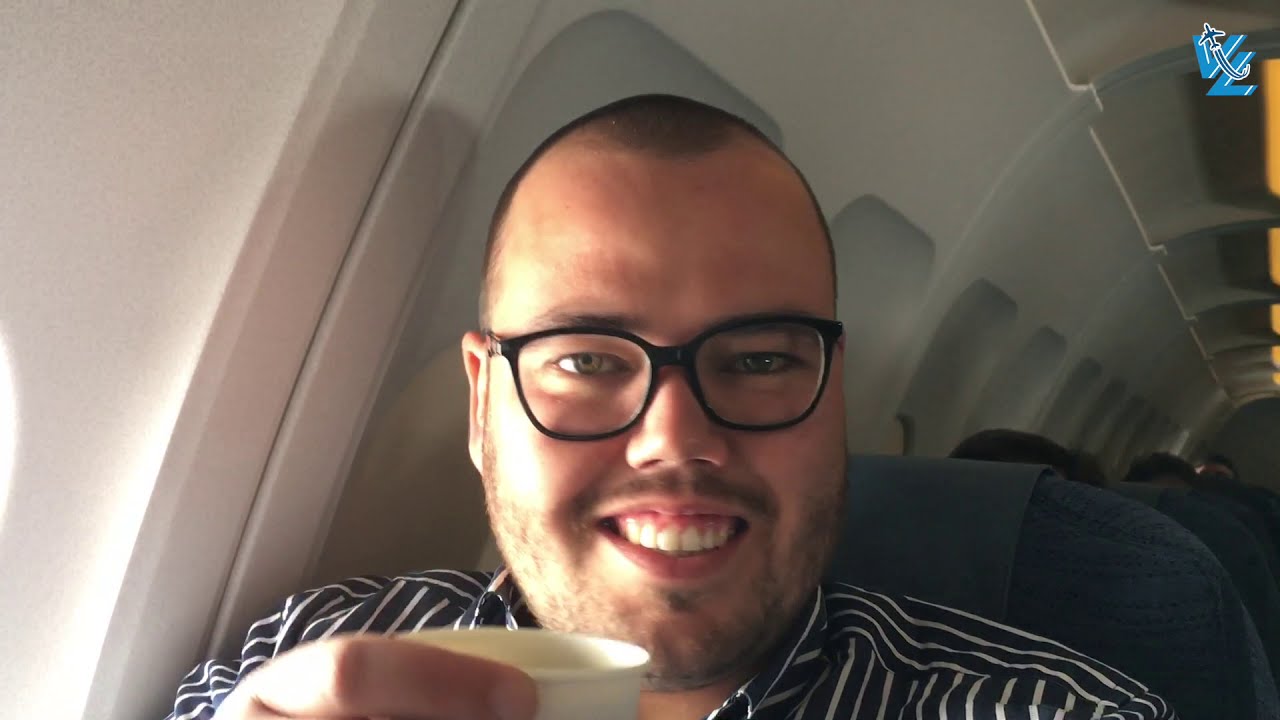 Air Canada Maple Leaf Lounge