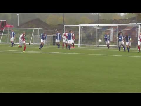 13 nov 16 Rivierwijkers 1 - UVV 1 com 4-2 pijnlijk moment