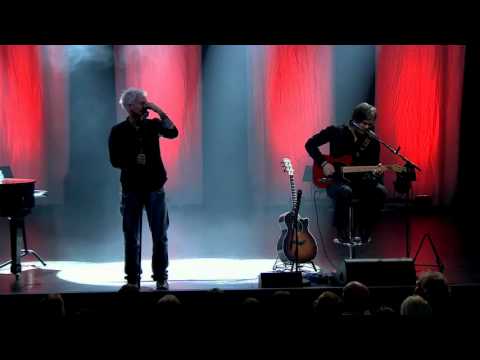 1 man does over 35 parody´s live on stage and nothing prerecorded! (Over 160 parodies so far)