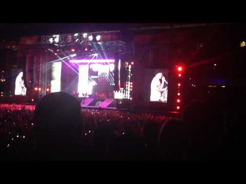 Eminem performing Rap God live at Rapture 2014 Brisbane