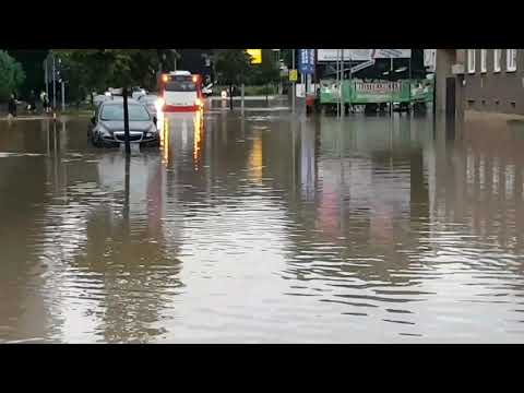 Leverkusen opladen wupper  berlinerplatz überflutet