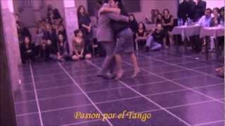 ELINA ROLDAN y PANCHO MARTINEZ PEY bailando la milonga NO HAY TIERRA COMO LA MIA en FLOREAL MILONGA