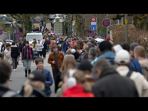 Video Thumbnail: Swiss voters raise hands in centuries-old open-air election