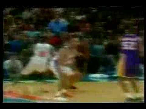 Kobe Bryant 46 points vs NYK 2002-03(40 point streak) *reverse dunk