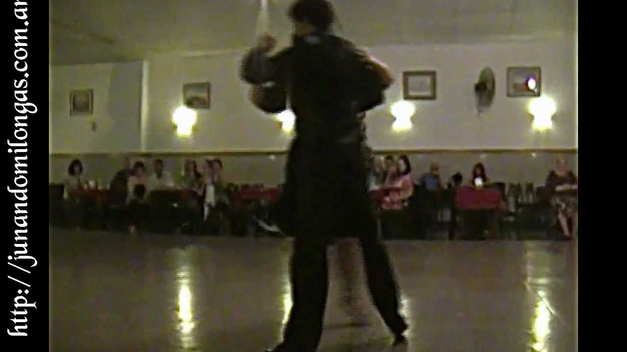 AYELEN QUIROGA Y KLEBER QUEIROZ en La Baldosa 02