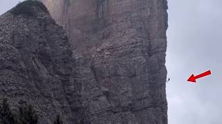 Salvataggio da film sulle Dolomiti friulane: l'alpinista è appeso nel vuoto