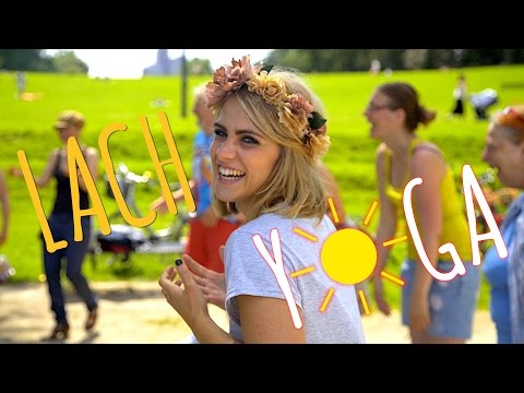 "High werden" - Sarah beim LachYoga | Sarah Mangione