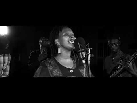 IBYO IMANA IKORA ( 45 AGAKIZA ) Yael RUKUNDO  -  LIVE