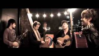 Mumford &amp; Sons - Winter Winds (Ray Ban Balcony Sessions)