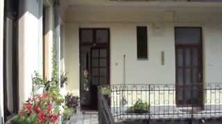 preview picture of video 'Budapest Vacation Rental - apartment in the city centre'