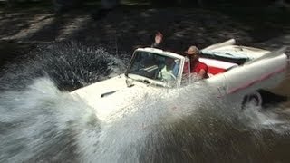 preview picture of video '1962 Amphicar , We go for a swim with Dave The Wave'