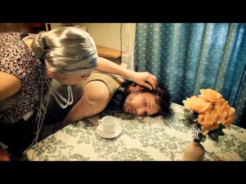 85% Polyester - Teil 1: Hausbesuche bei Oma