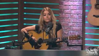 Lindsay Ell Performs &quot;Champagne&quot; Acoustic