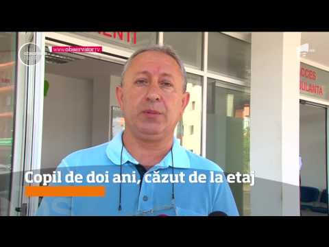 Un copil de numai doi ani, căzut de la etajul trei