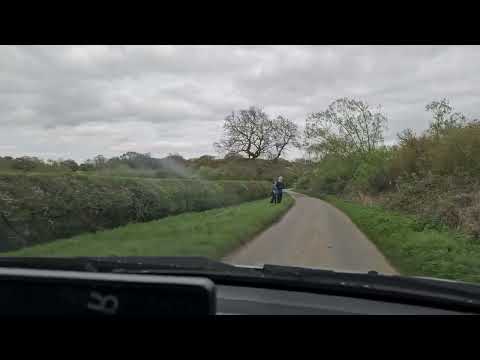 Frumos e câmpul verde...