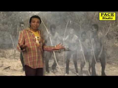 JALAN BERLUBANG - J. E. PAPACHE