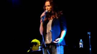 Linda Eder singing A Broken Wing