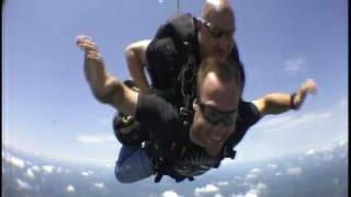 preview picture of video 'KEITH HUDSON Skydiving with his Mom for her birthday!'
