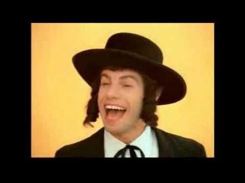 Chava Alberstein & Mike Burstyn - Achtzig er un sibetzig si (Yiddish Song)