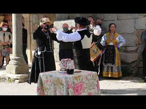 Los sones del Mariquelo y el baile de la rosca en honor a la Virgen del Rosario en Cabeza del Caballo