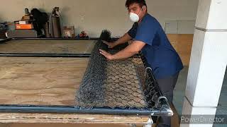 fabricación de portón de malla color negro y también intalacion en el lugar del proyecto 😊😊😊