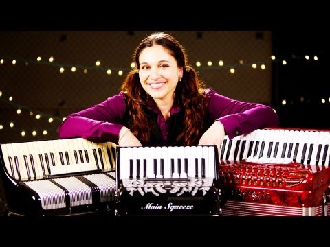 4 Accordion Buying Tips | Accordion Lessons