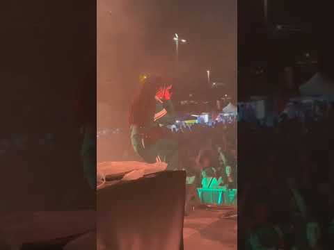 Stinging Ray on his first European tour alongside Irie Ites #reggae #stingingray #chinamanyard