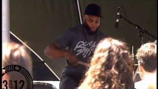 Black Milk - Losing Out live op Metropolis Festival 2011
