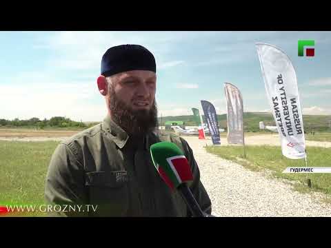 Попробовать себя в прыжках с парашютом можно в Российском университете спецназа