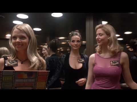 Close-up of Kurt Russell and Kevin Costner face-off from the trailer